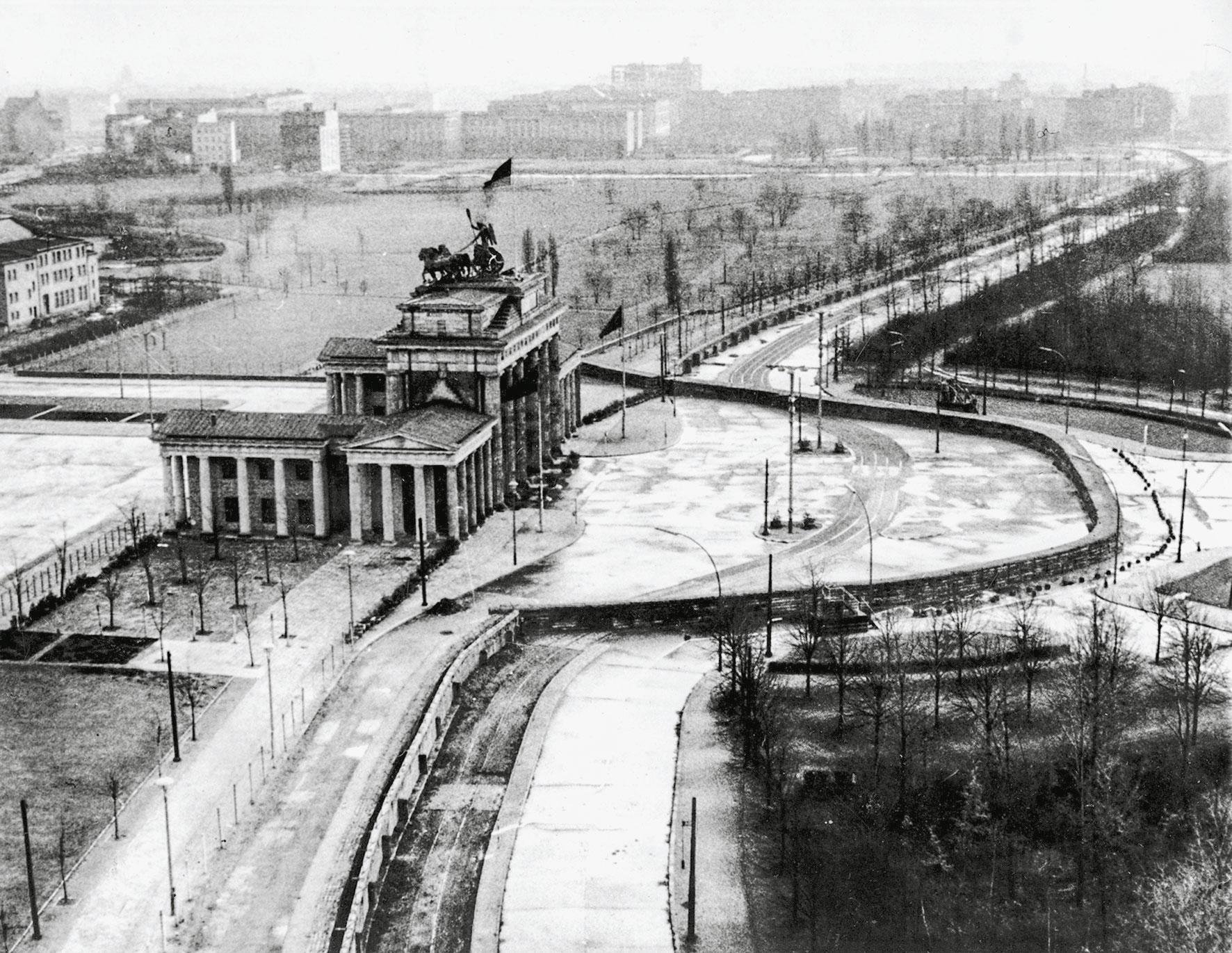 Το τείχος του Βερολίνου – Το παραπέτασμα επεξετάθη…-23