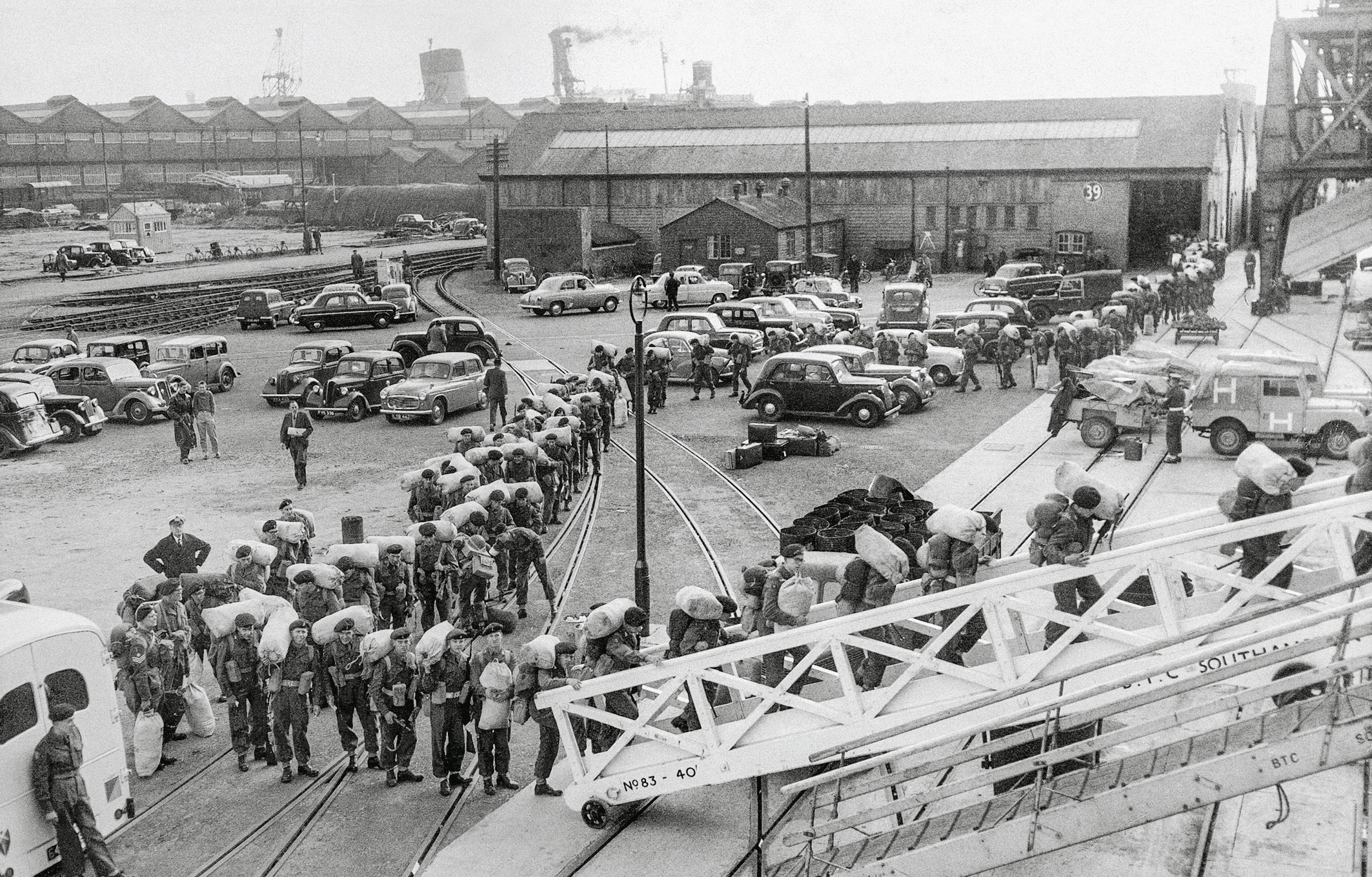 Σουέζ 1956: Σύννεφα πολέμου – Η κρίσις δια την διώρυγα-25