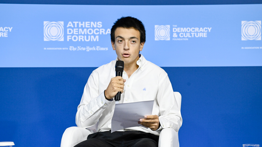 Οι έφηβοι έχουν τους λόγους τους να ανησυχούν για τη Δημοκρατία -2