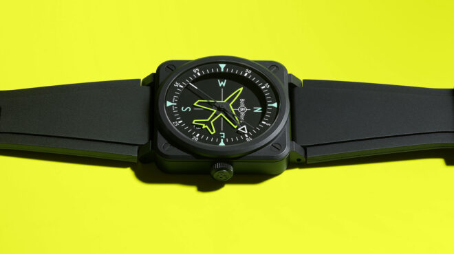 το-κίτρινο-μαχητικό-τζετ-που-λέει-την-ώ-562697920