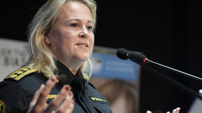 ενδοοικογενειακή-βία-χωρίς-διαφυγή-α-562694392