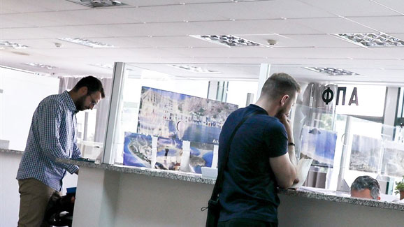 το-δημόσιο-χάνει-88-εκατ-ημερησίως-από-φ-562690564