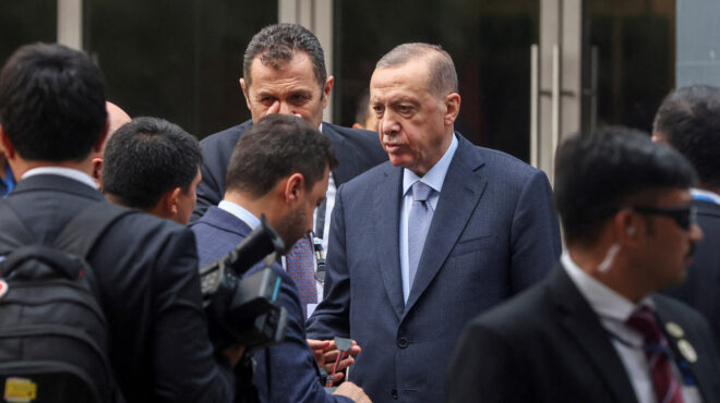 ερντογάν-ακυρώνει-το-πρόγραμμά-του-λό-562652314