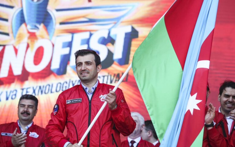 Τουρκία: Σενάρια διαδοχής με πρωταγωνιστή τον γαμπρό του Ερντογάν