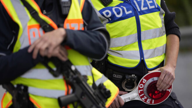 γερμανία-εφοδοι-σε-σπίτια-των-πολιτώ-562663774