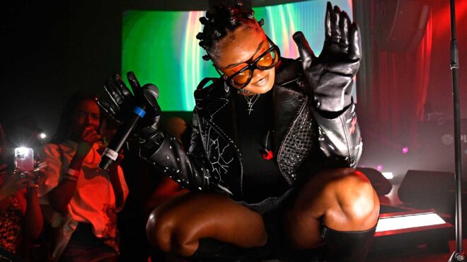 εβγαλε-ένα-από-τα-άλμπουμ-της-χρονιάς-π-562667914