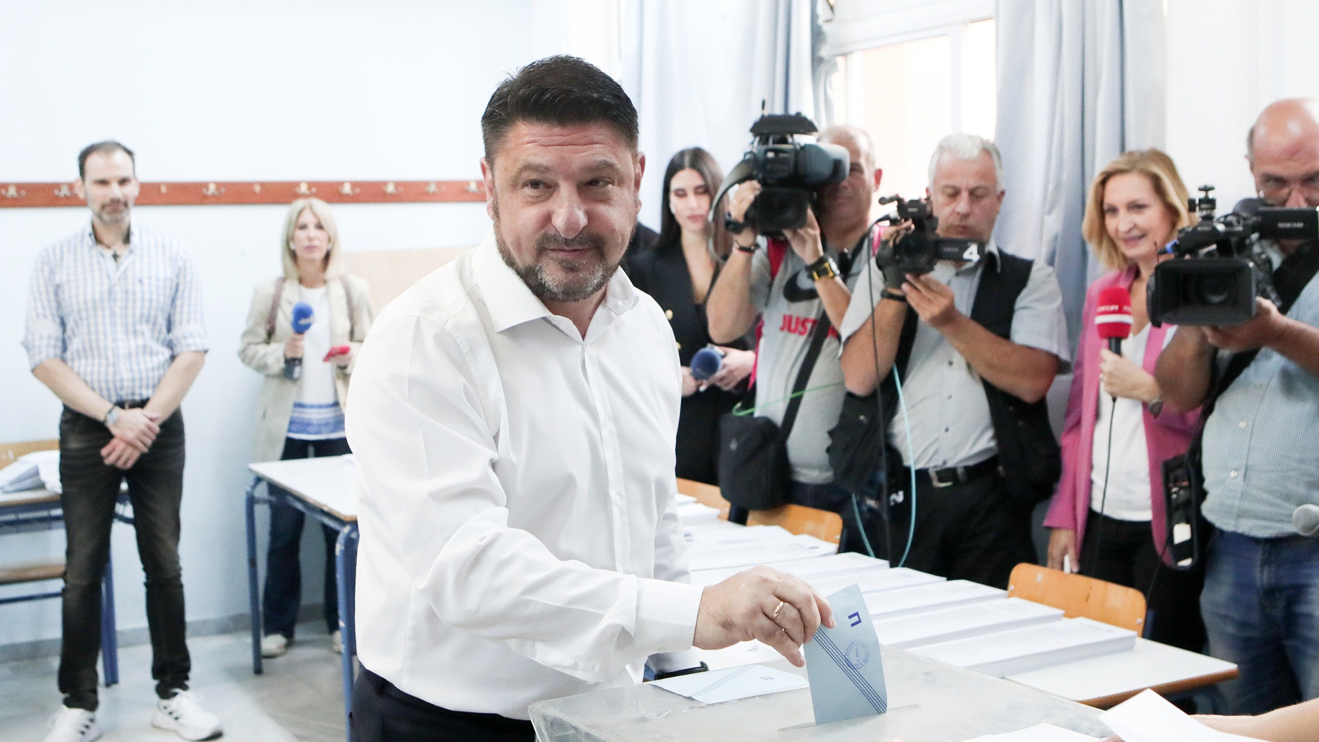 Ομαλά προχωρεί η εκλογική διαδικασία σε όλη τη χώρα-1