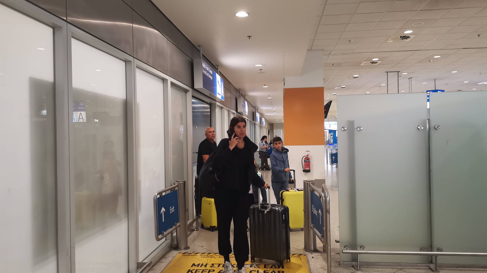 Ισραήλ: Μαρτυρίες στην «Κ» Ελλήνων που επαναπατρίστηκαν – «Μέναμε στο bomb room έως αργά το βράδυ»-3