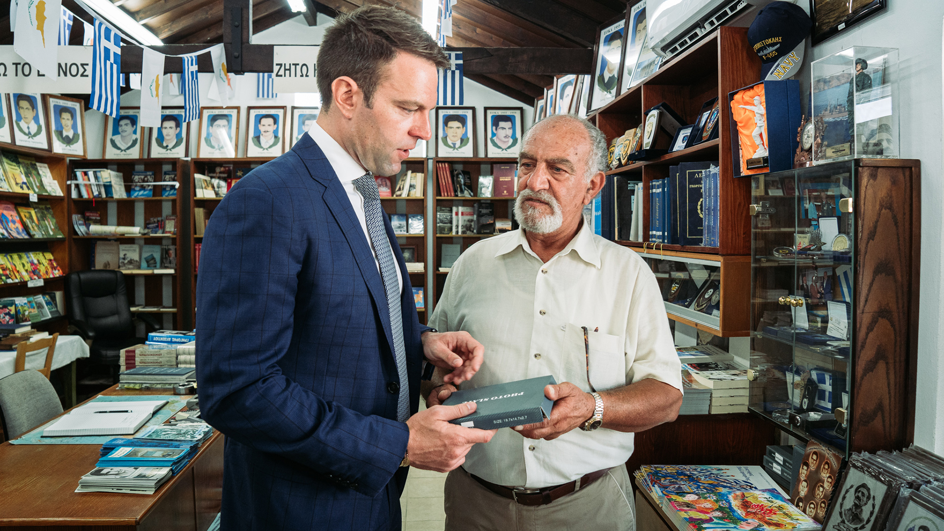 Κασσελάκης: Συνάντηση με τον Ν. Χριστοδουλίδη – Κατέθεσε στεφάνι στον Τύμβο της Μακεδονίτισσας και στα Φυλακισμένα Μνήματα-2