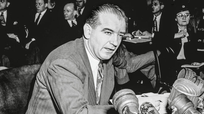 ο-μακκαρθισμός-υπό-δίκην-το-τέλος-562701832