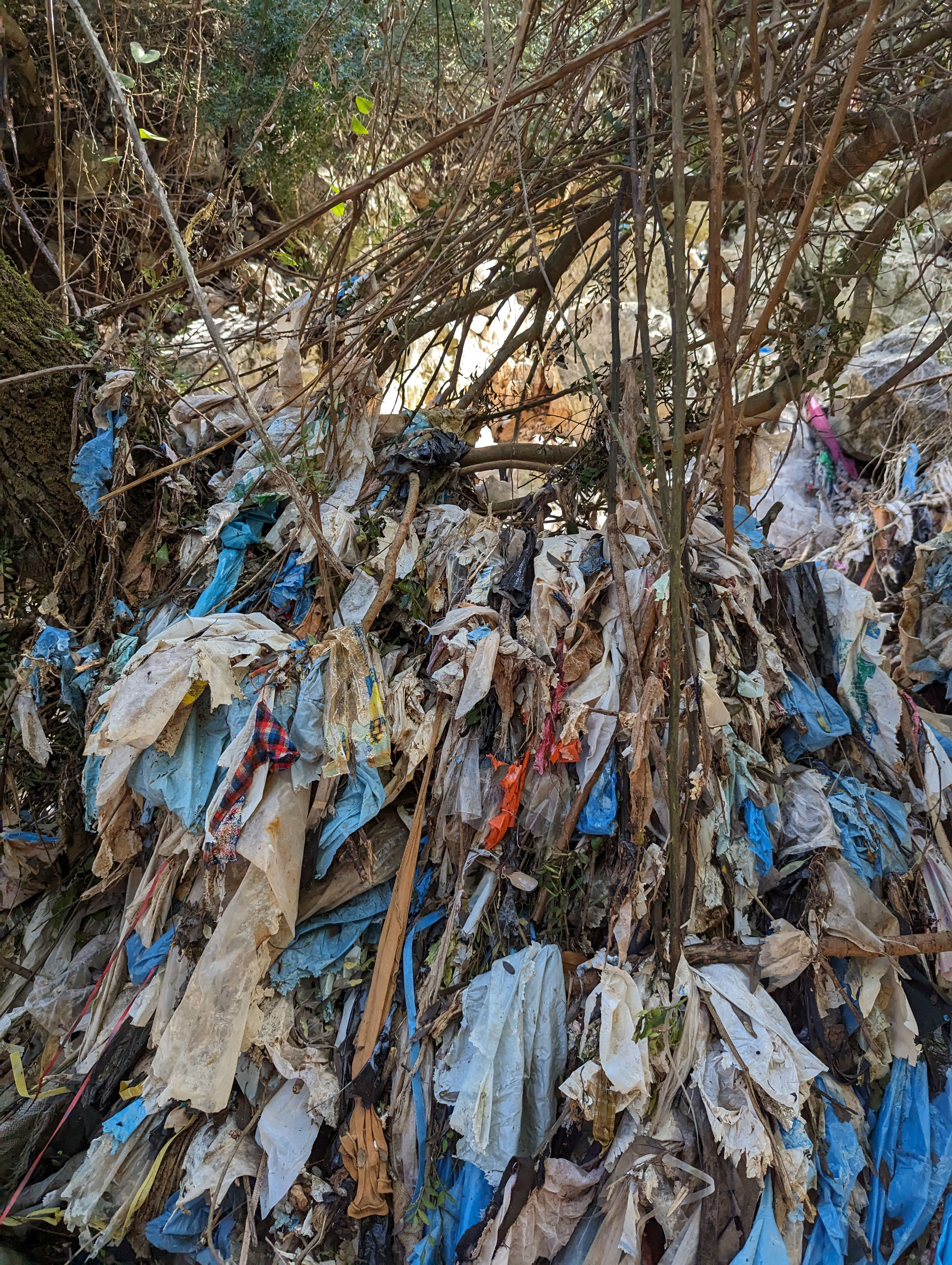 Πύλος: «Ξύπνησε» χωματερή του ’80-8