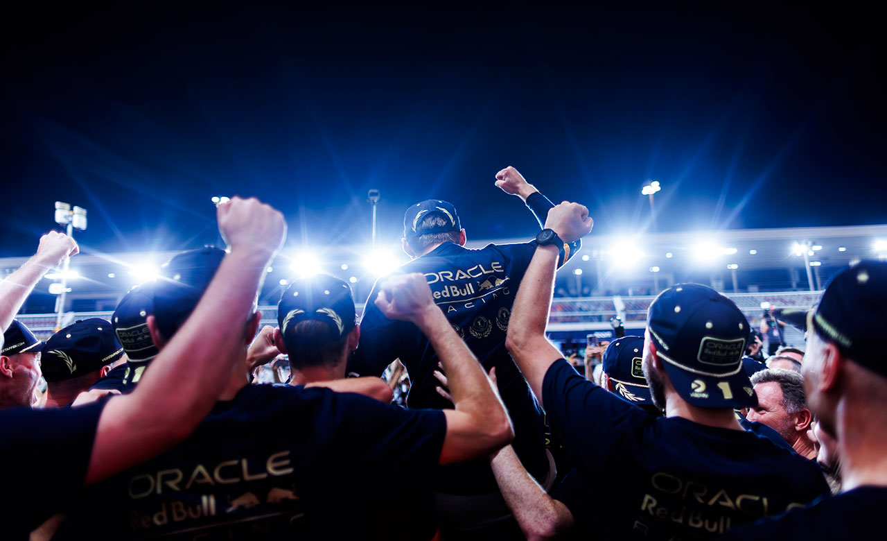 O νικητής της Formula 1 για το 2023 φοράει TAG Heuer-1