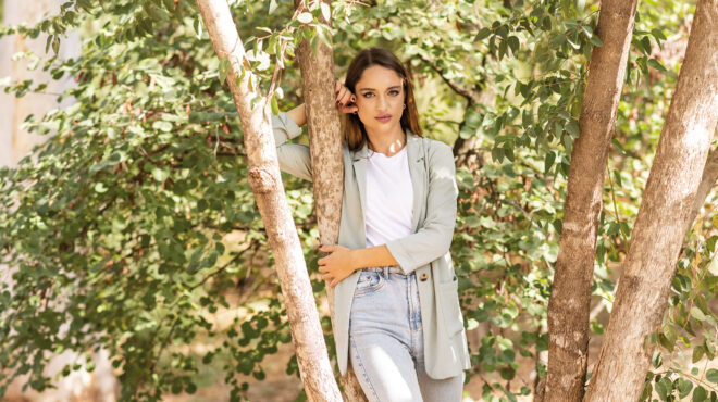 η-αιμιλία-καναρέλη-δίνει-ένα-θαρραλέο-562702066