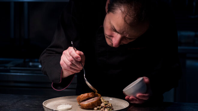 ο-σεφ-δήμος-καλαϊτσίδης-δίνει-τον-πρώτ-562648357