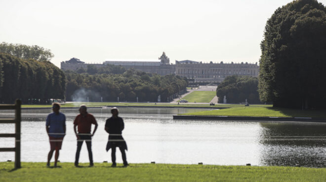 γαλλία-εκκενώνονται-ξανά-οι-βερσαλλί-562676935
