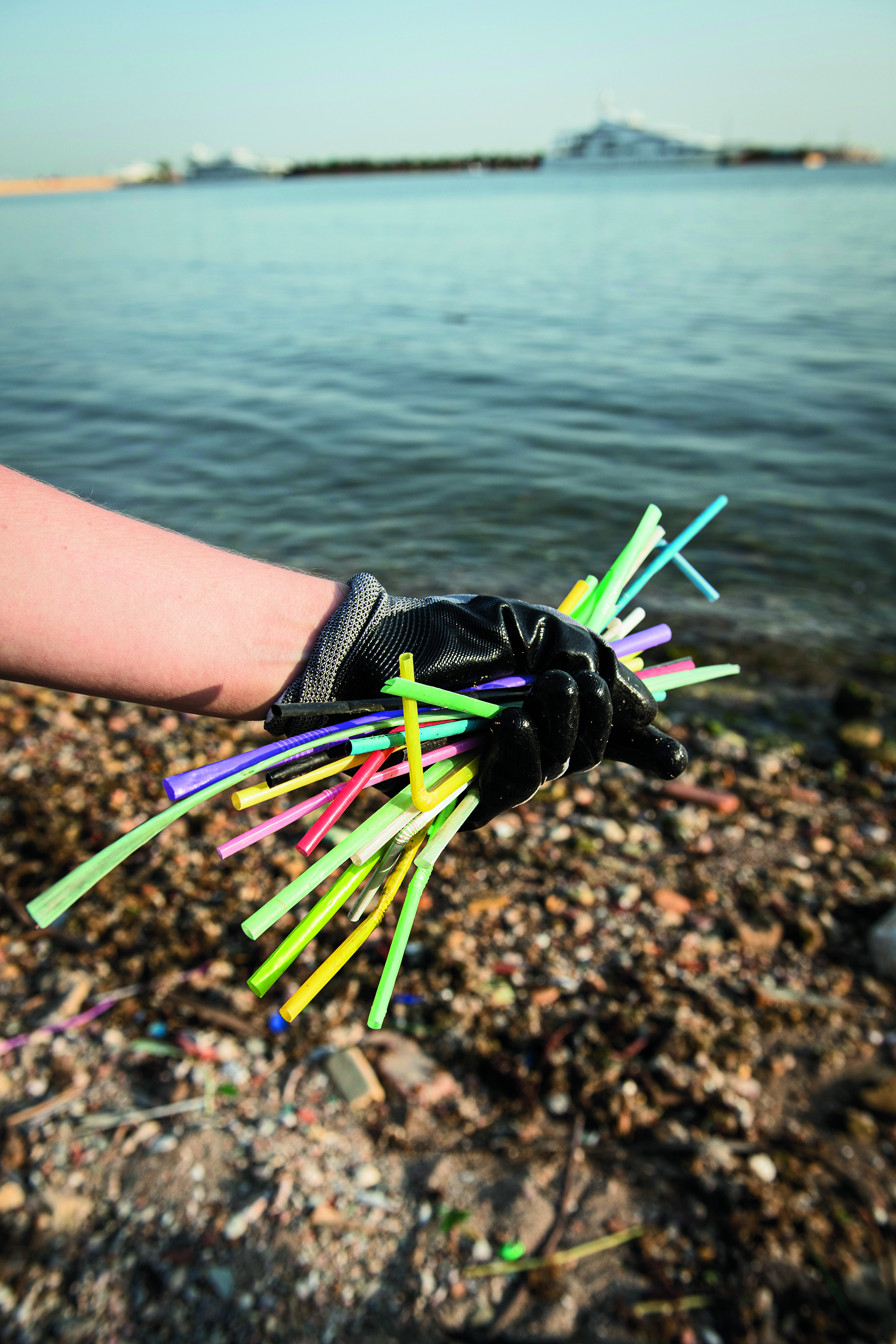 Μήπως θέλετε καλαμάκι από τα κανονικά, τα πλαστικά;-2