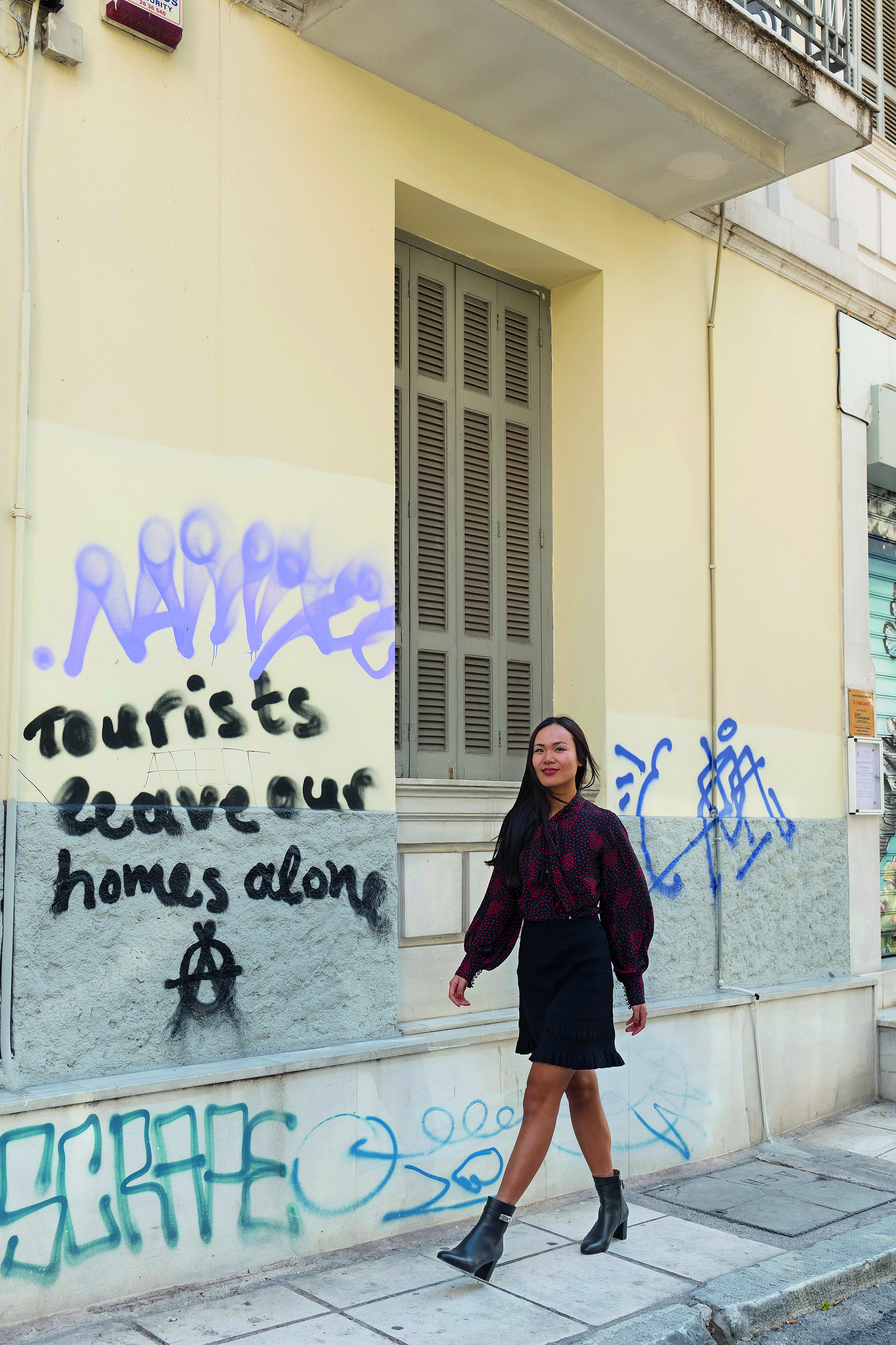 Από το Χονγκ Κoνγκ στα Εξάρχεια-2