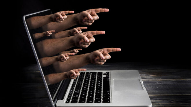 πονάνε-οι-μπουνιές-στα-social-media-562659466