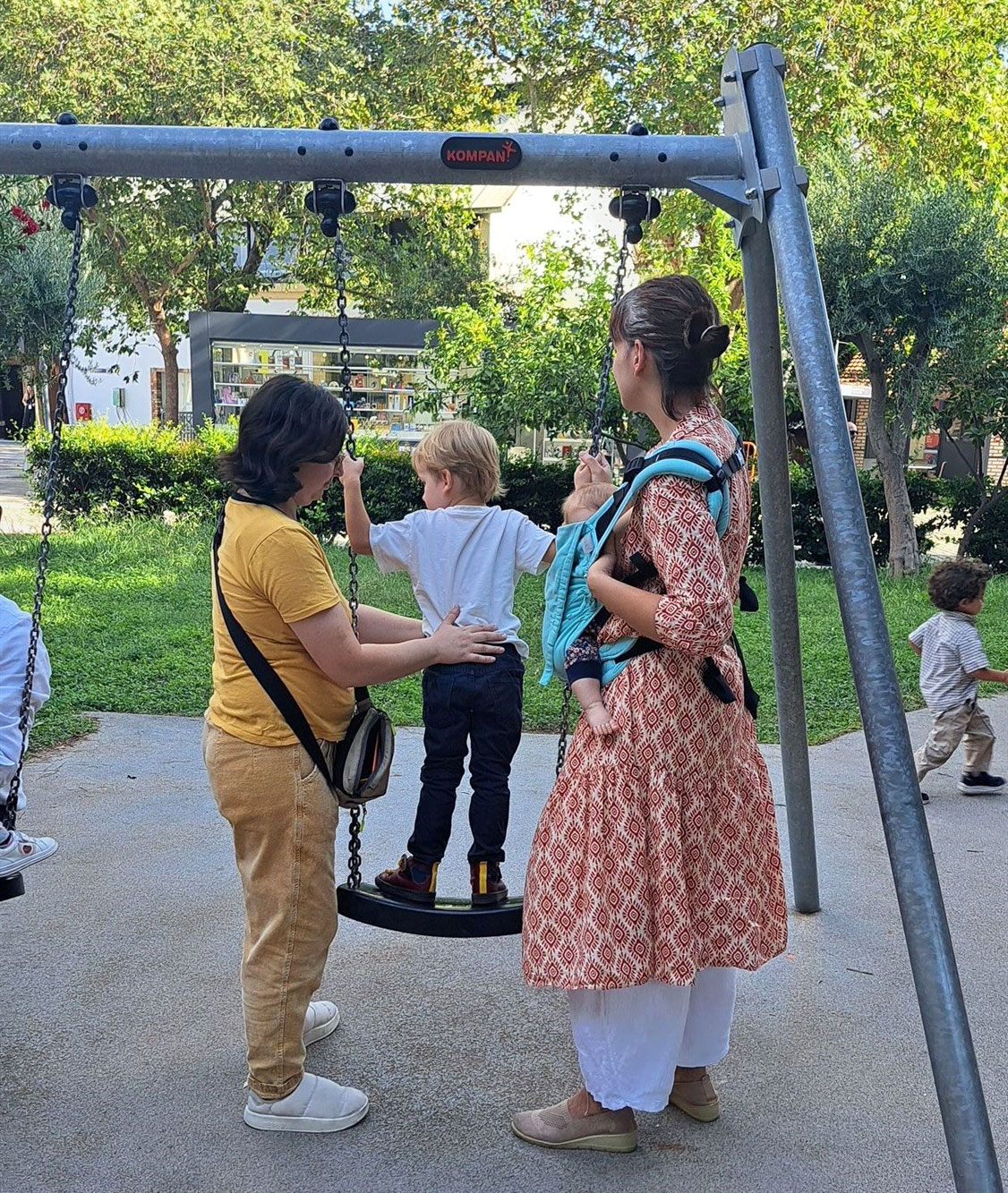 Ομόφυλα ζευγάρια: Παιδιά αόρατων γονιών, χωρίς δικαιώματα-3