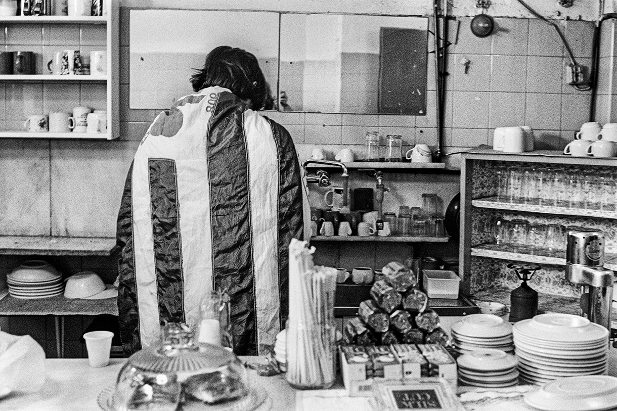 Υπάλληλοι αποκαμωμένοι από την πλήξη-2