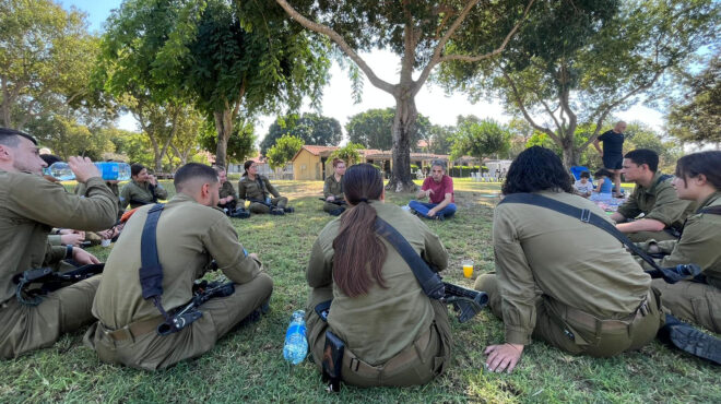 ε-κέρετ-στην-κ-στιγμή-για-να-διδαχθ-562689559