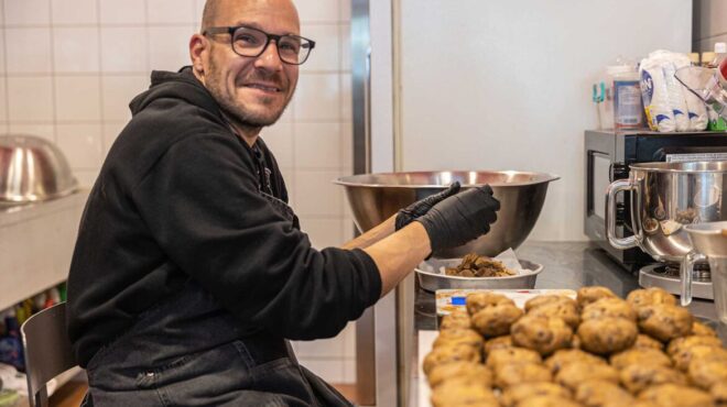 ο-cookie-dude-φτιάχνει-τα-πιο-ωραία-μπισκότα-της-562699183