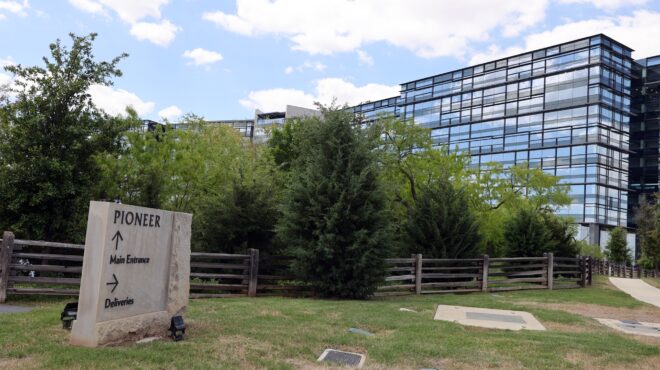 o-ενορχηστρωτής-του-μεγάλου-deal-exxonmobil-pioneer-562671061