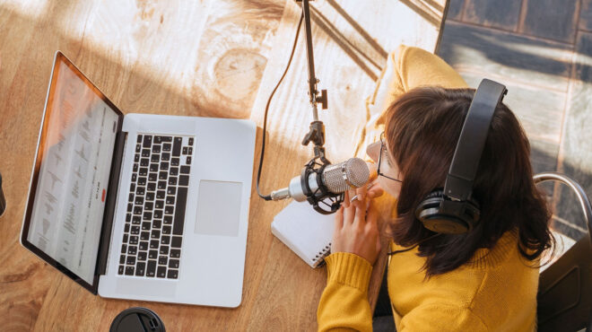 podcasts-ολοι-έχουν-κι-από-ένα-562667620