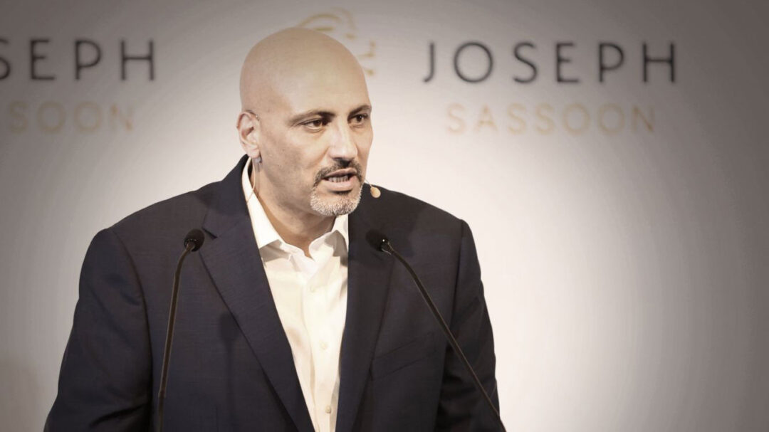 ποιός-είναι-στ-αλήθεια-ο-ντέιβιντ-σα-562686550