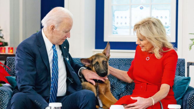 εκτός-λευκού-οίκου-ο-κομάντερ-δάγκ-562654927