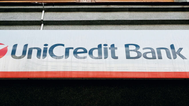 καθαρά-κέρδη-232-δισ-για-τη-unicredit-το-τρίτο-τρί-562691719