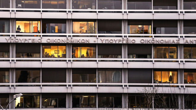 επανεξέταση-για-1-047-φοροαπαλλαγές-επαγ-562696876