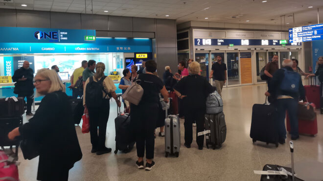 στο-ελ-βενιζέλος-αεροσκάφος-με-81-eλλη-562660765