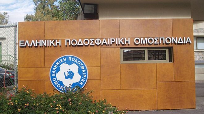 καθυστερεί-ο-αρχιδιαιτητής-ανεβαίνε-562650085