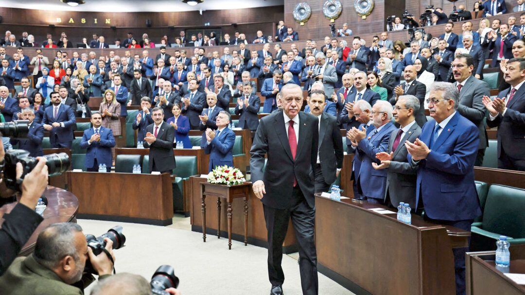 ο-ερντογάν-ανατινάζει-πάλι-τις-γέφυρε-562672600