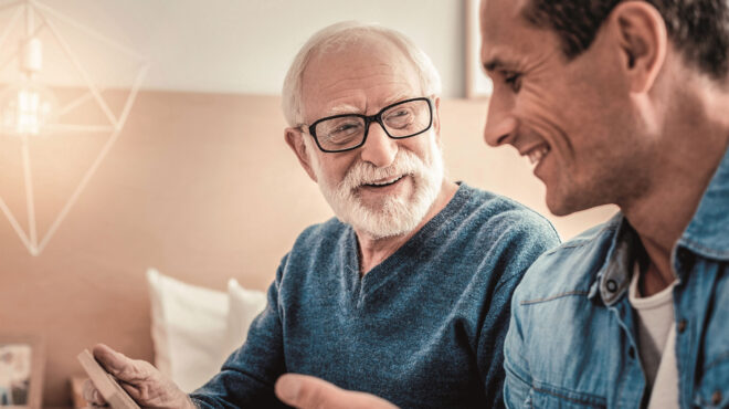 δώστε-μια-χείρα-βοηθείας-562694167