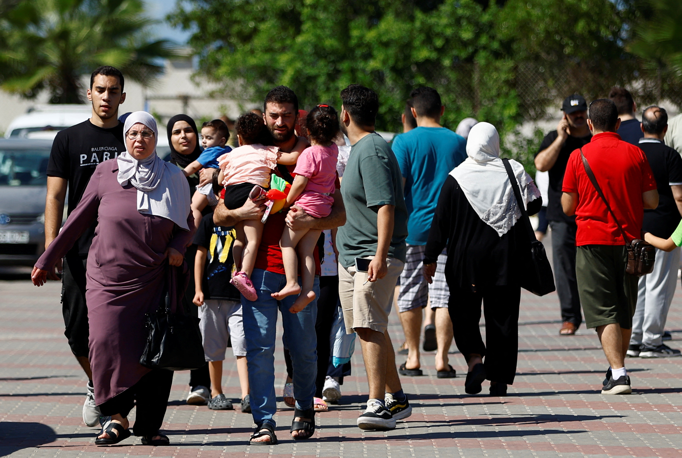 Γάζα: Εκκενώνουν την πόλη με μοτοσικλέτες, φορτηγά, αυτοκίνητα, ακόμα και με καμήλες-4
