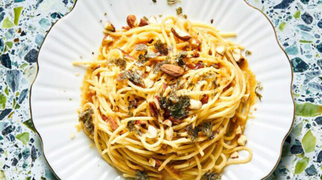 η-μακαρονάδα-με-miso-και-παρμεζάνα-που-έγι-562652074