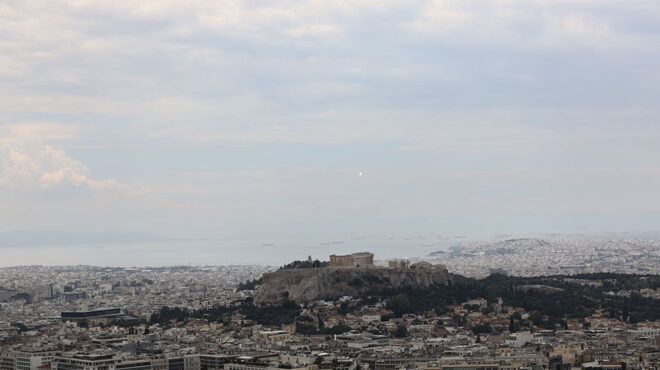 καιρός-μικρή-άνοδος-της-θερμοκρασίας-562686010