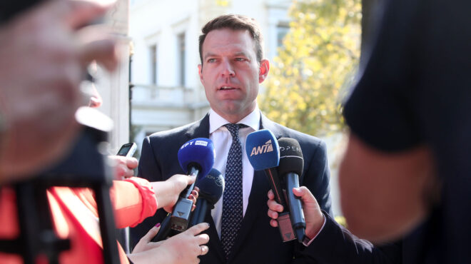 στην-κύπρο-ο-στ-κασσελάκης-συναντήσ-562652038