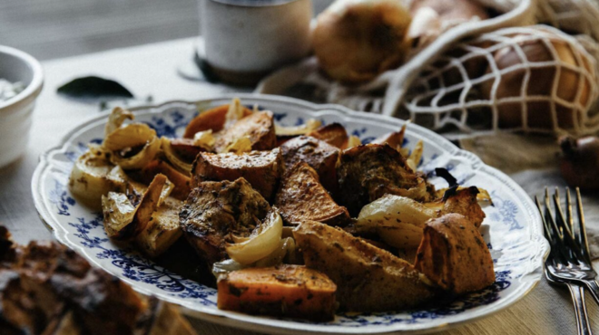 κοτόπουλο-με-τα-όλα-του-σε-σακούλα-ψησί-562666045