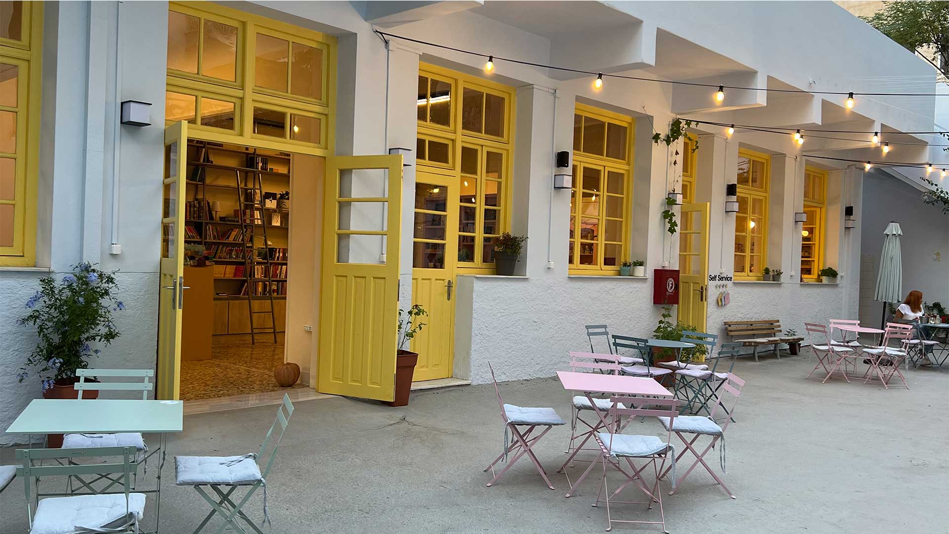 6 βιβλιοπωλεία στα οποία δε θα βαρεθούν τα παιδιά σας-3