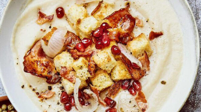 κουνουπίδι-σούπα-βελουτέ-με-μήλο-και-μ-562674496