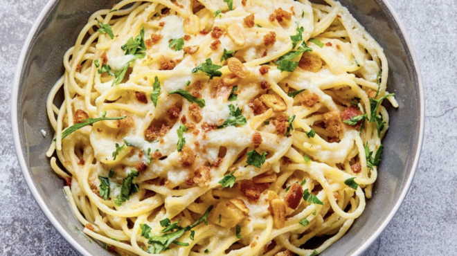 μακαρονάδα-με-κρέμα-κουνουπίδι-562683904