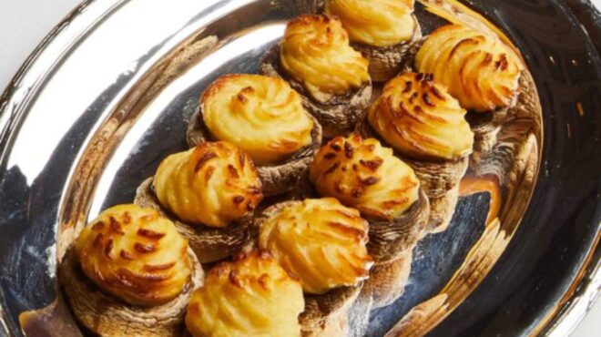 μανιτάρια-ψητά-γεμιστά-με-κρέμα-γραβι-562649824