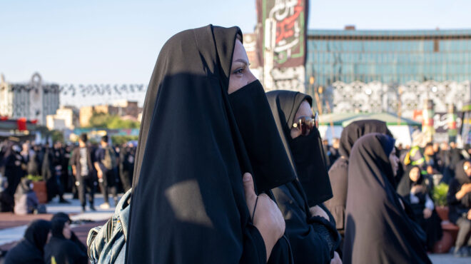 ιράν-απαγόρευσαν-την-εργασία-σε-ηθοπο-562692391