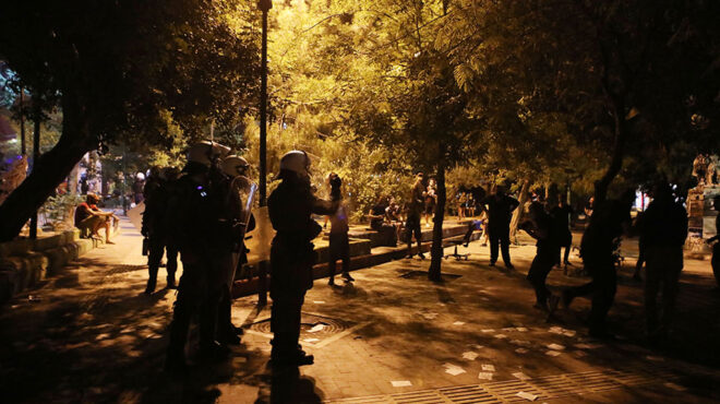 εξάρχεια-επεισόδια-με-μολότοφ-και-χημ-562701352