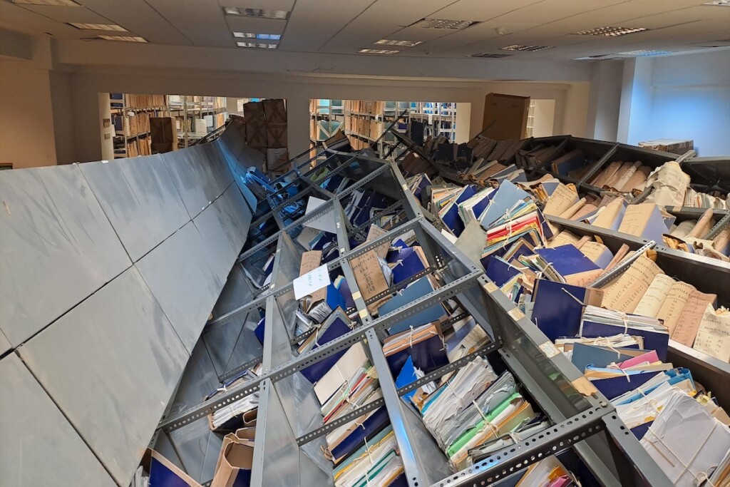 Εισαγγελία Πρωτοδικών Αθήνας: Κατέρρευσαν ράφια, δύο τραυματίες-2