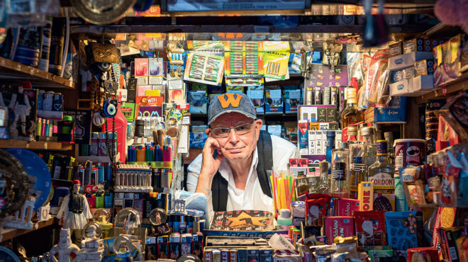 το-αθηναϊκό-περίπτερο-πρωταγωνιστεί-562654594