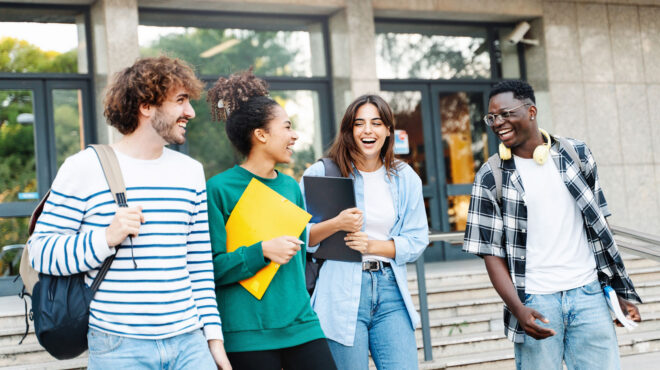 αμερικανίδες-φοιτήτριες-στην-κ-για-562699435